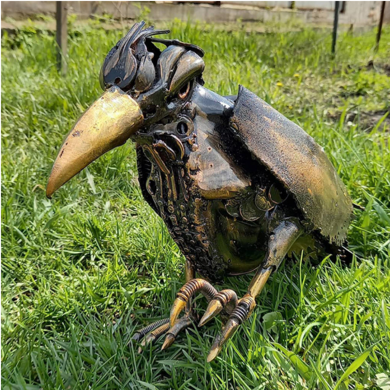 скульптура ворона